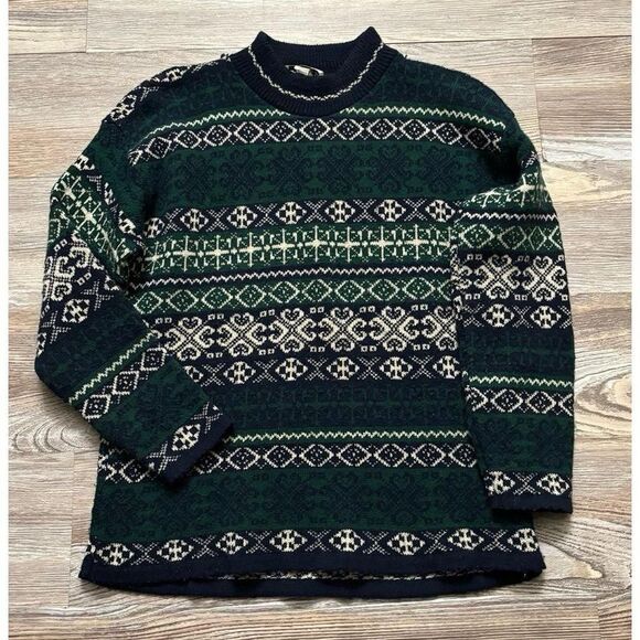Spunky Geometric print Christmas Sweater size small - Picture 1 of 6